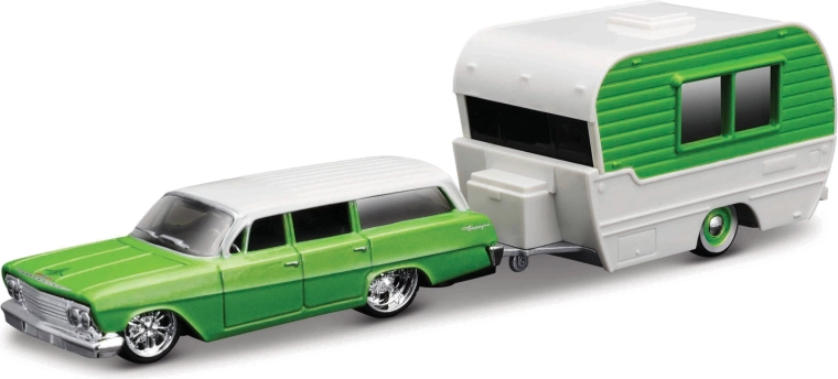 Maisto Chevrolet Biscayne wagon s obytným prívesom 1:64
