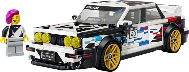 Autentický vzhľad BMW M3 (E30) s motoršportovou grafikou