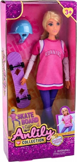Skateboard a prilba v balení