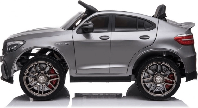 Pohodlie a stabilita: odpruženie, EVA kolesá a kožené sedadlo