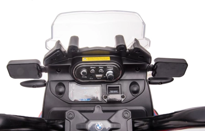 Realistický kokpit s hudbou a ovládaním