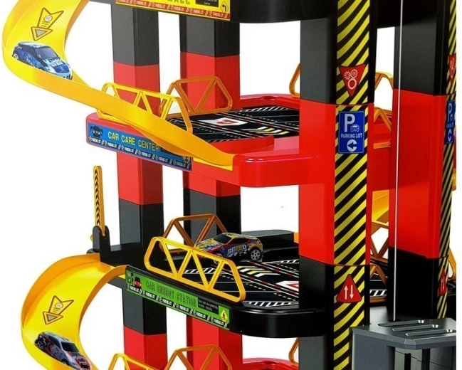 Päť poschodí zábavy a dlhé rampy