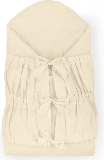 Petite&Mars šnurovacia zavinovačka Nurse s kokosovou vložkou light beige 75 × 75 cm