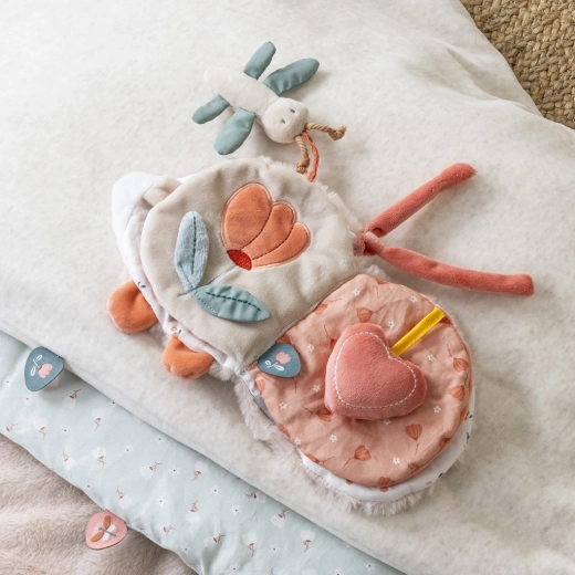 Rôzne textúry a štítky na rozvoj hmatu