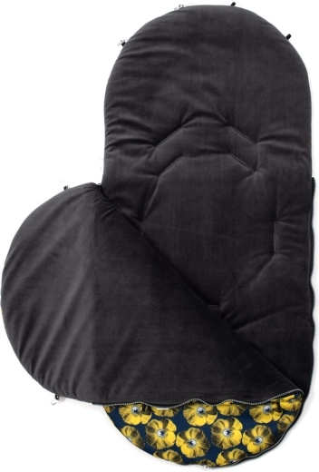 Praktický zips po celom obvode