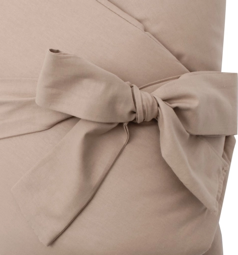 Praktické zapínanie na suchý zips a mašľu