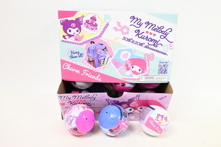 Hello Kitty prekvapivá guľa 65 mm Kuromi a My Melody