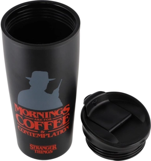 Cestovný hrnček Stranger Things s viečkom 420 ml