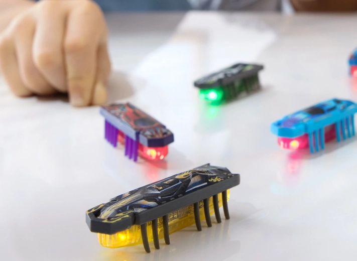 Dva typy robotov v jednom balení