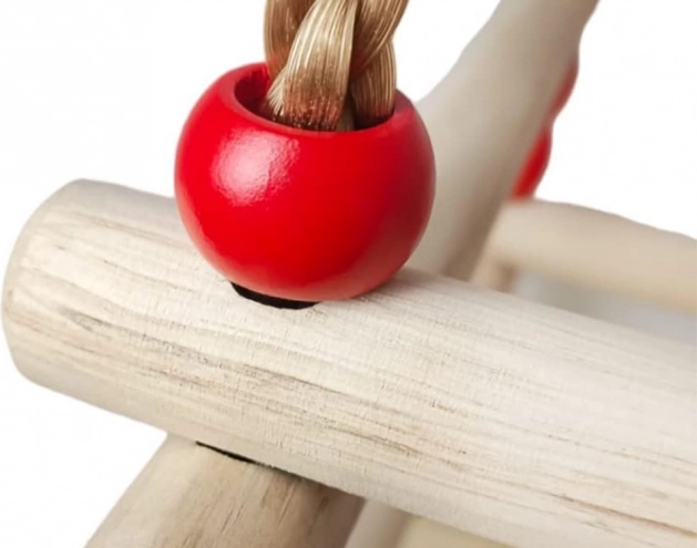 Detská drevená hojdačka so zábradlím