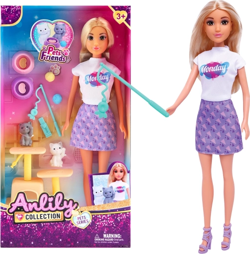 Bábika s mačičkami a mačacím stromom