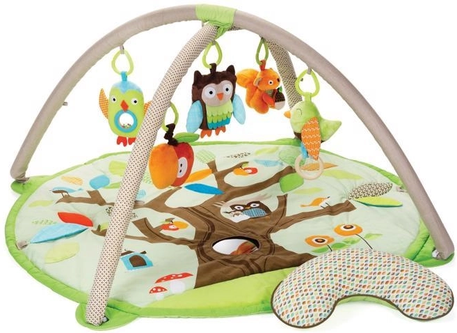 SKIP HOP hracia deka s hrazdou Treetop Friends, 5 hračiek a vankúšik