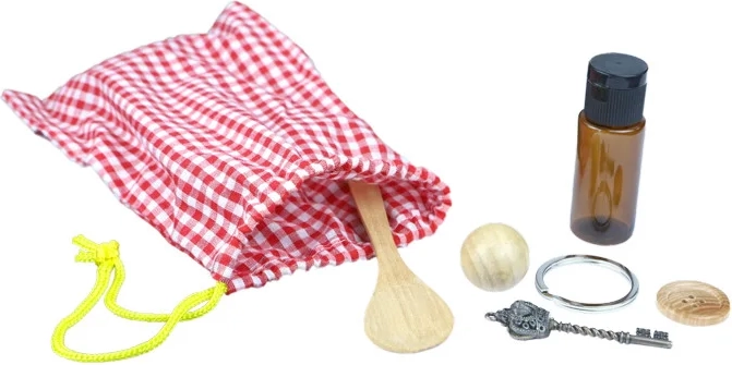 Moyo Montessori tajomné vrecúško s drobnými predmetmi