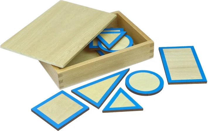 Moyo Montessori podstavce pre geometrické telesá s krabičkou