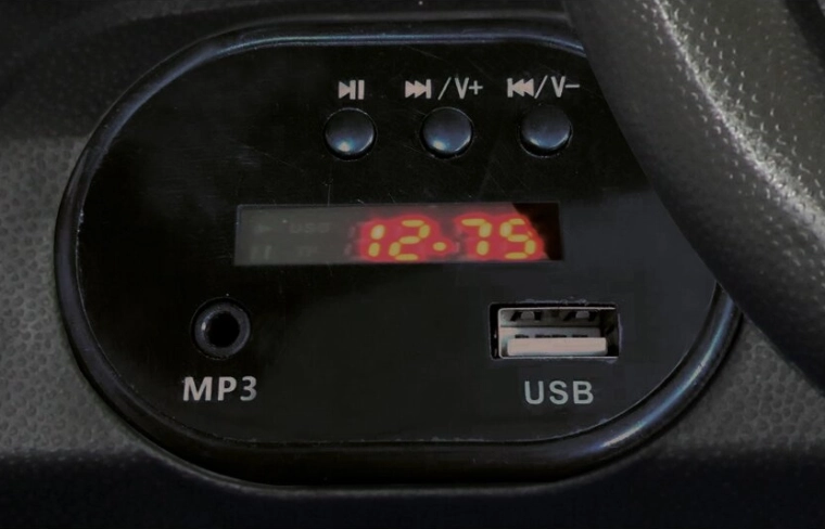 Jamara Audi TT RS detské elektrické odrážadlo so soundboardom