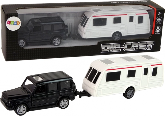 Model SUV s prívesom na kempovanie