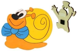 Drevená dekoračná magnetka slimák