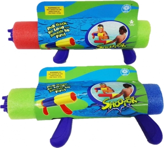 Vodná pištoľ pre zábavu v lete