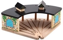 Babu drevená stanica pre vláčikodráhu