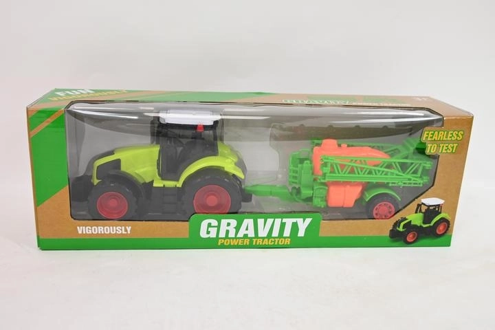 Traktor s prívesom v úložnom boxe