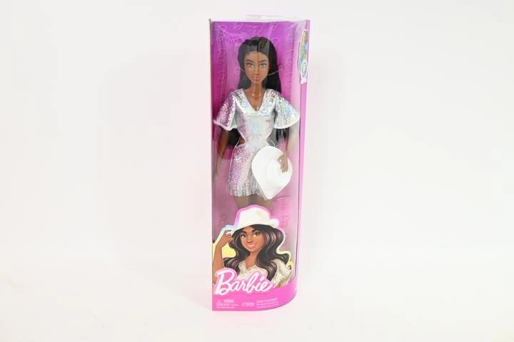 Barbie Fashionistas bábika kovbojka v trblietavých šatách