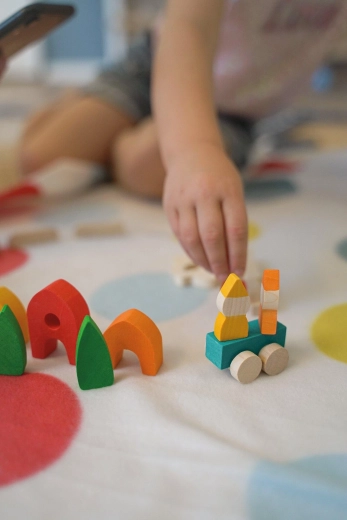My little village – drevená stavebnica goki Evolution
