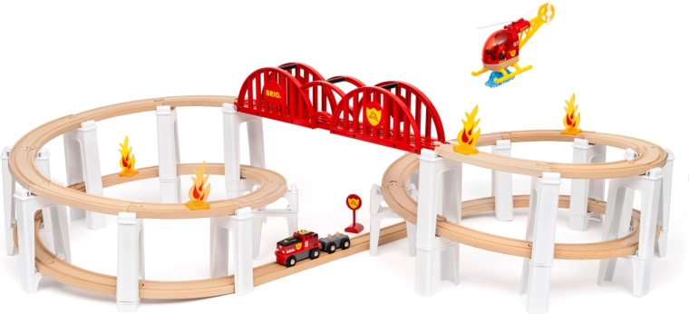 Brio World megaspirála – drevená vláčikodráha s mostom, hasičskými doplnkami a vrtuľníkom