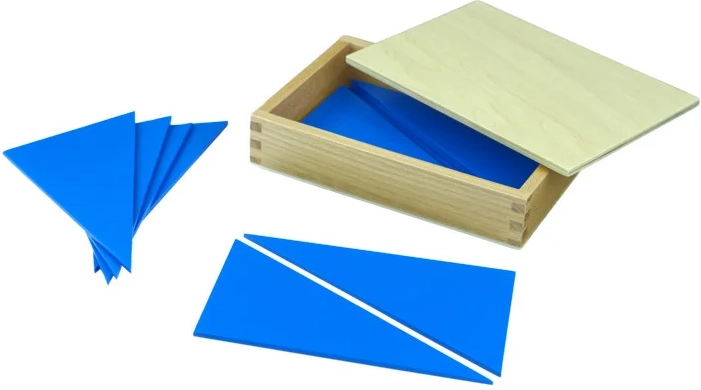 Moyo Montessori krabička s modrými trojuholníkmi