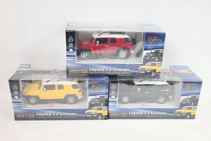 Diaľkovo ovládané auto Toyota FJ Cruiser v mierke 1:24 - 1 kus