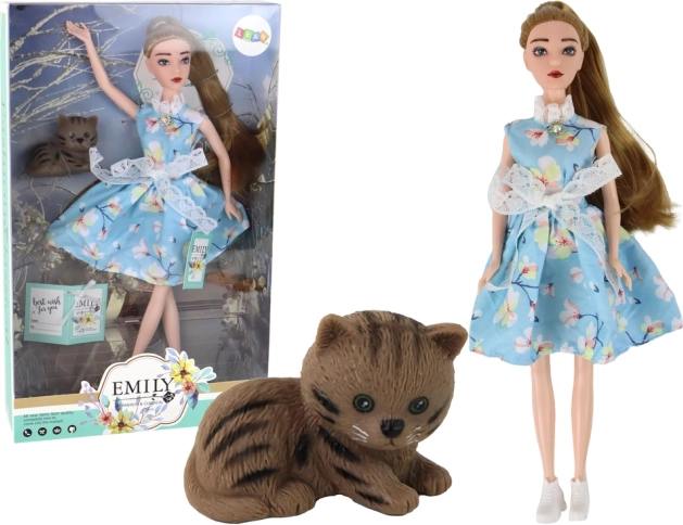 Bábika Emily jarná s dlhými vlasmi v modrých šatách a mačiatkom