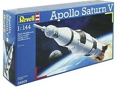Plastikový model rakety Apollo Saturn V