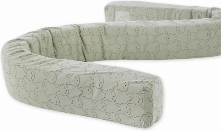 Träumeland hadí mantinel do postieľky Kuschelhase zelený