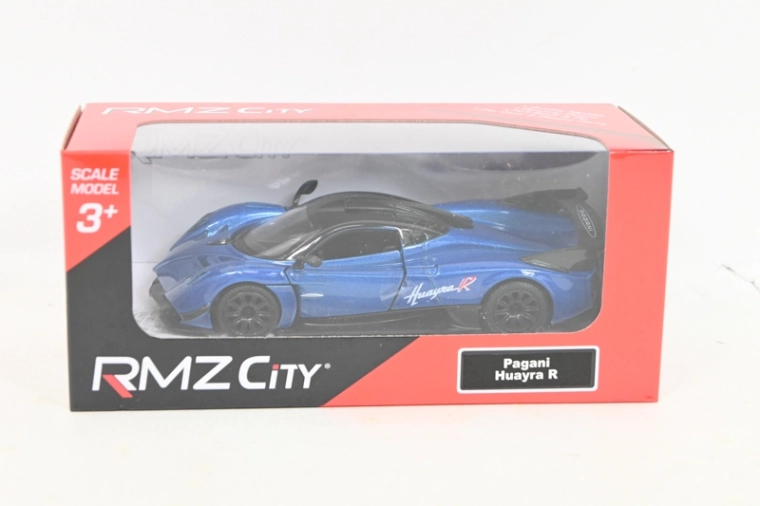 Model auta Pagani Huayra R v modrej farbe
