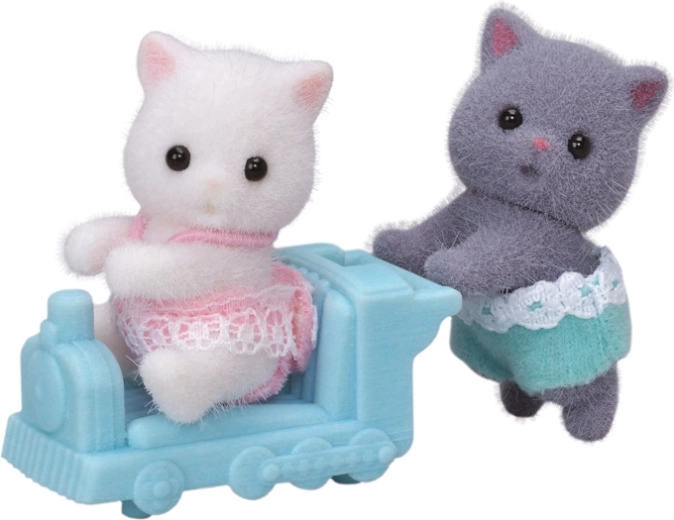 Sylvanian Families perzské mačiatka – dvojčatá s vláčikom