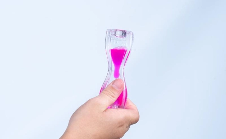 Fidget Blox Vision antistresová kocka s farebnou lávou – fialová