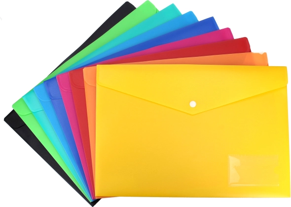 Obal s gombíkom z mäkkého plastu