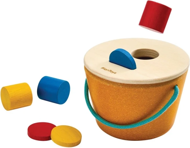 PlanToys vkladací kýblik – valčeky a mince