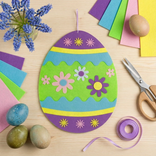 Veľkonočná filcová závesná dekorácia vajíčko 38 × 28 cm – 1 kus