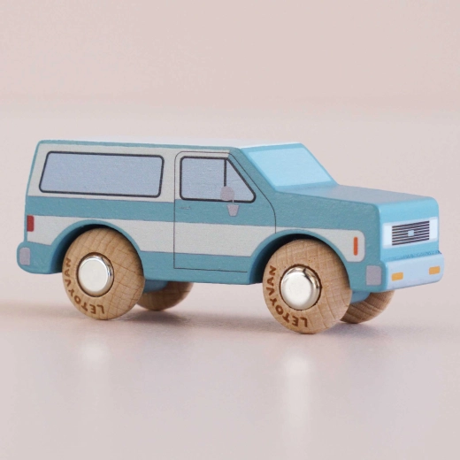 Le Toy Van drevené autíčko Chuck – klasické SUV