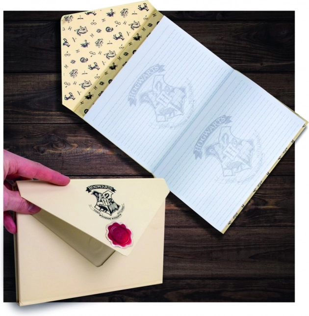 Linajkový zápisník Harry Potter s magnetickým zatváraním