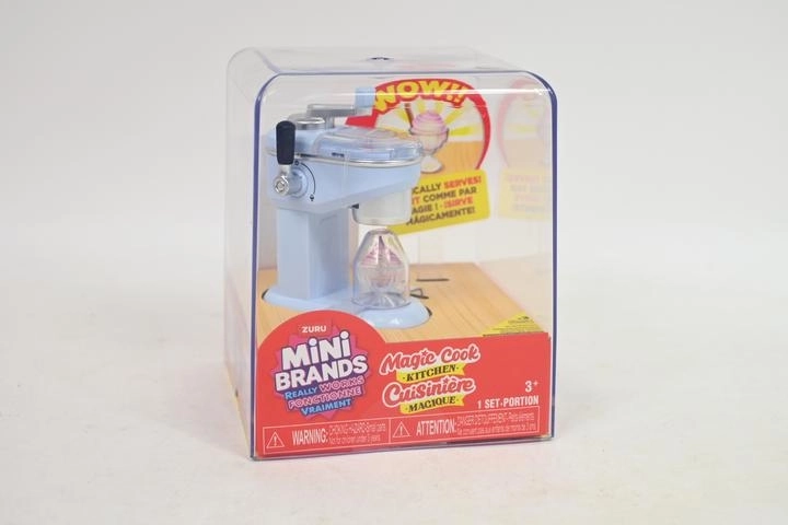 ZURU Mini Brands Magic Cook mini zmrzlinový stroj s UV svetlom