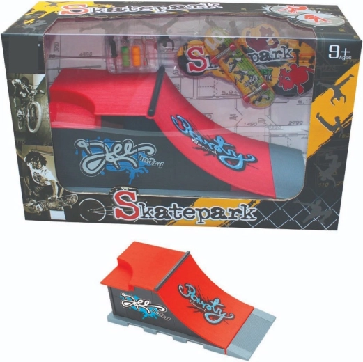 Sada skateparku so šikmou rampou, railom a fingerboardom
