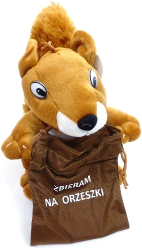 Plyšová veverička s vrecúškom – roztomilý maznáčik pre deti