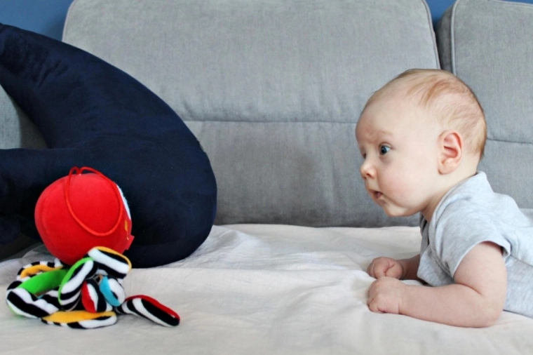 Praktický záves na cesty