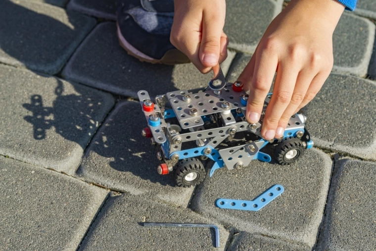 Hranie aj vystavenie vďaka pevnej konštrukcii