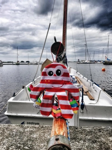 Jednoduché upevnenie k postieľke či ku kočíku