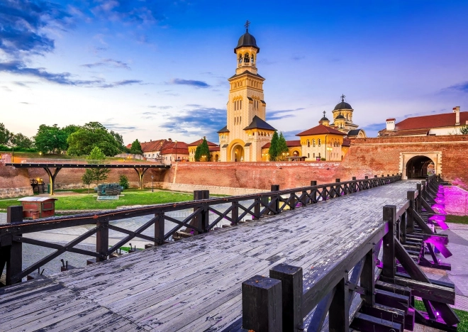 Enjoy Puzzle Pevnosť Alba Carolina, Alba-Iulia, Rumunsko 1000 Dielikov