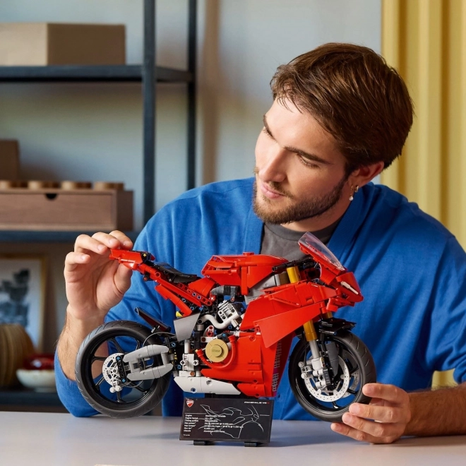 Kocky LEGO Technic Motocykel Ducati Panigale V4 S