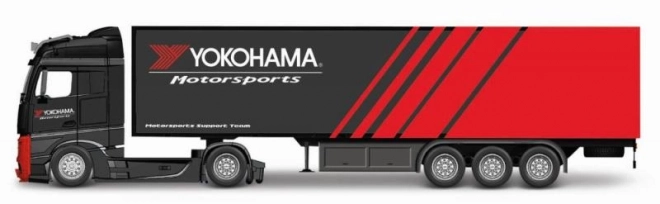 Kamión Mercedes-Benz Actros s Návěsom Yokohama