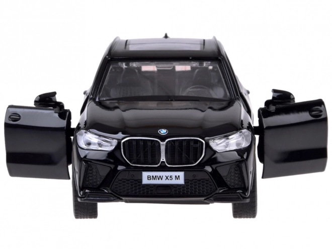 Kolekcionérsky model BMW X5M s kovovou karosériou a svetelnými a zvukovými efektami